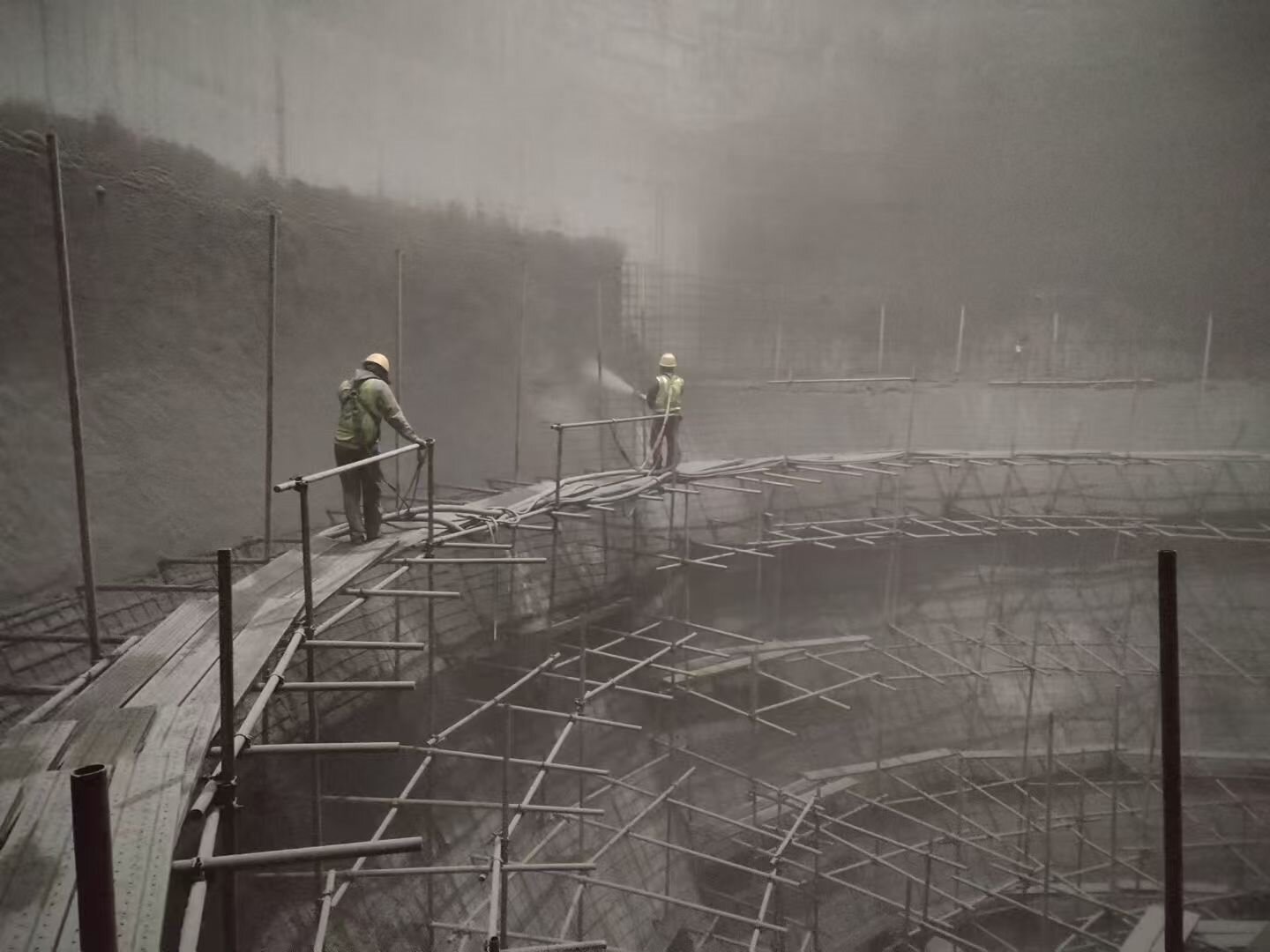 耐火高強耐磨料